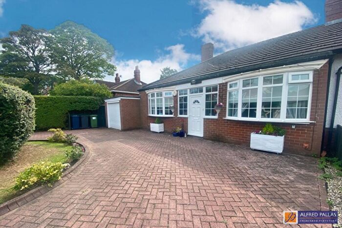 3 Bedroom Semi-Detached Bungalow For Sale In Whitburn Road, Cleadon, SR6