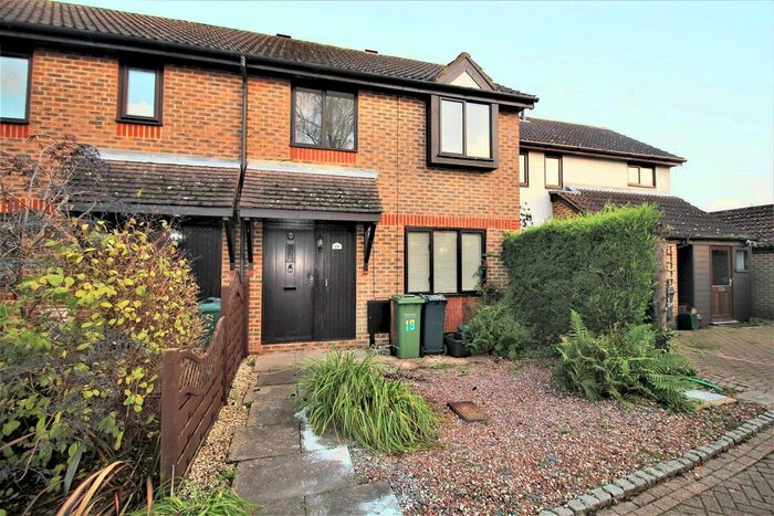 3 Bedroom Property To Rent In Middlefield, Horley, RH6