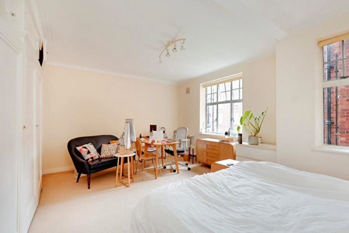 Studio To Rent In Belsize Grove, Belsize Park, London, NW3
