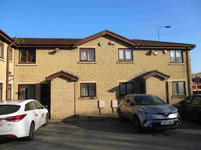 2 Bedroom Flat To Rent In Woodlands Court, Mosley Common Road, Greater Manchester, M29