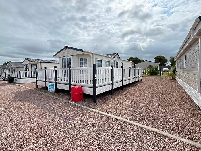 2 Bedroom Mobile Home For Sale In Trumpet, HR8