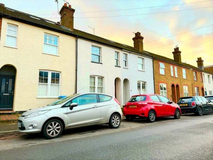 3 Bedroom Terraced House To Rent In Weybridge, KT13