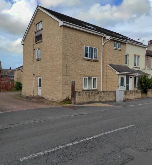 3 Bedroom Flat To Rent In A Barleyhill Road, Leeds, Ls Dy #, LS25