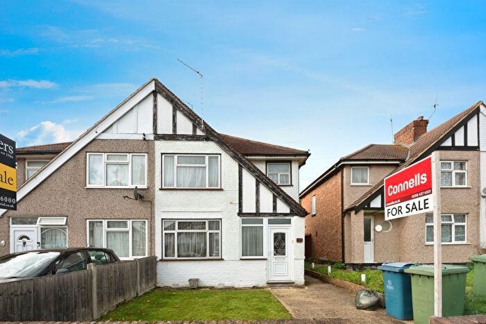3 Bedroom Semi Detached House For Sale In Windsor Road, Harrow, HA3