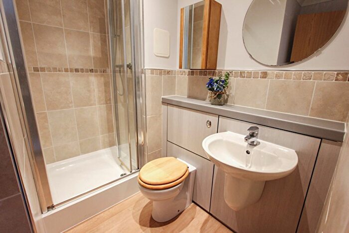 2 Bedroom Flat To Rent In Barleyhill Terrace, Edinburgh, EH6