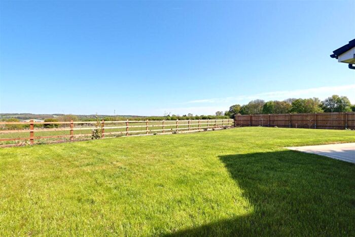 4 Bedroom Detached House For Sale In House Woodside View, Stapleford Abbotts, RM4