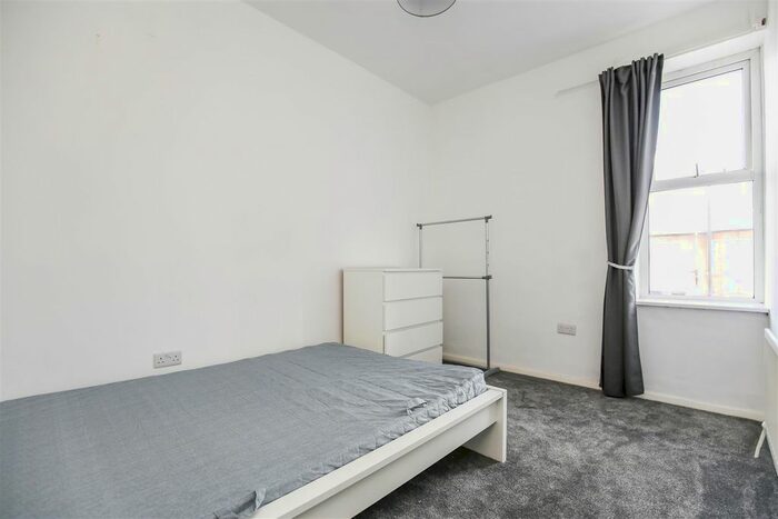 5 Bedroom Terraced House To Rent In Chillingham Road, Heaton, Newcastle Upon Tyne, NE6