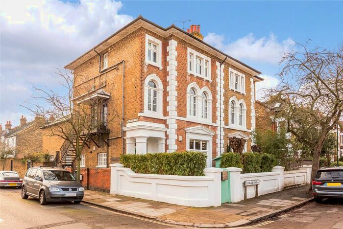 1 Bedroom Flat To Rent In Cleveland Road, Barnes, London, SW13