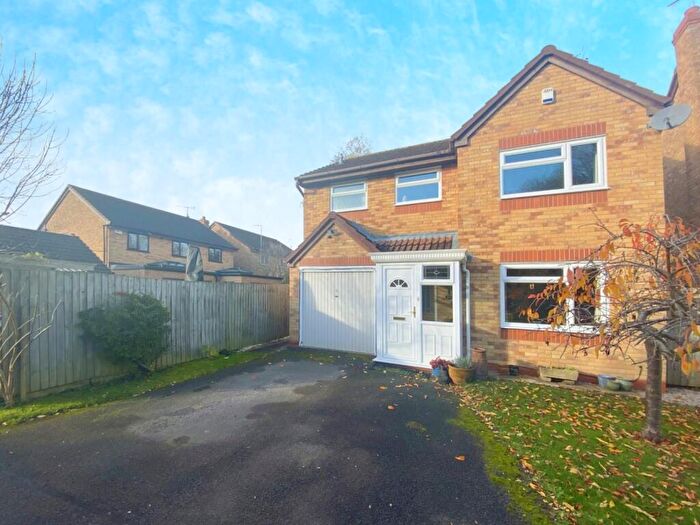 4 Bedroom Detached House For Sale In Heron Lane, Stratford-upon-Avon, CV37