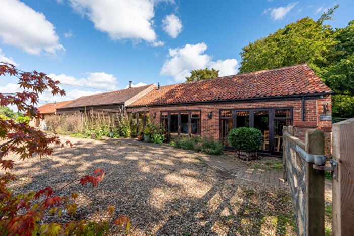 3 Bedroom Barn Conversion For Sale In Walton Road, East Winch, PE32