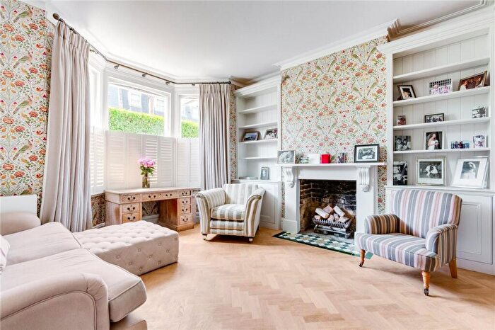 1 Bedroom Flat To Rent In Beechmore Road, Battersea Park, SW11