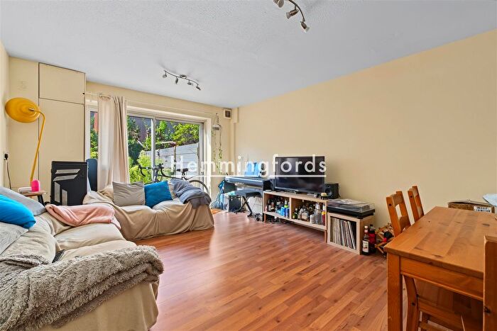 4 Bedroom Terraced House To Rent In Northwold Road, Clapton, E5
