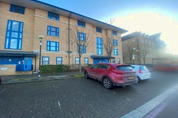 3 Bedroom Property To Rent In North Row, Milton Keynes, MK9