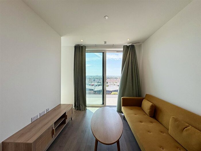 Studio To Rent In Waterview House, Grand Union, HA0