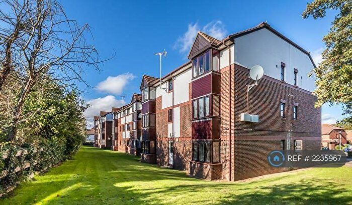 Studio To Rent In Watts Wood, Purfleet, RM19