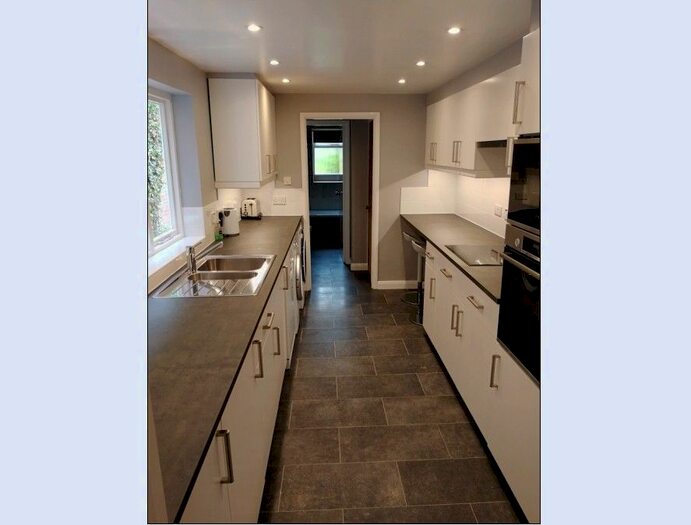 4 Bedroom Terraced House To Rent In Donnington Road, Reading, RG1