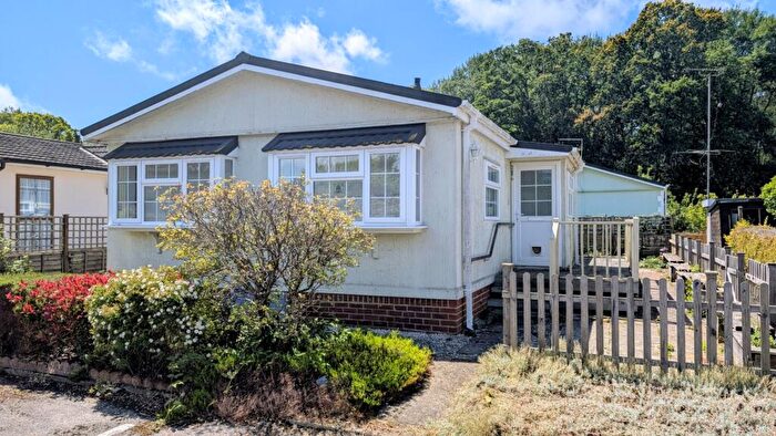 2 Bedroom Park Home For Sale In Whitehill Park, Whitehill, Hampshire, GU35