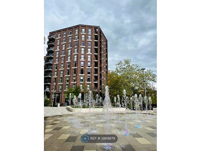 2 Bedroom Flat To Rent In Carraway St, Reading, RG1