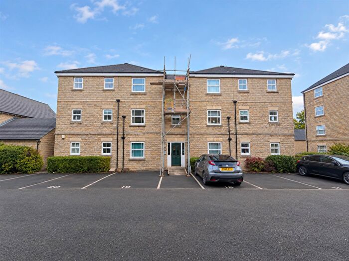 2 Bedroom Apartment To Rent In Bishopdale Court, Halifax, HX1