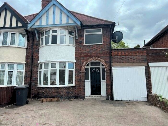 3 Bedroom Semi-Detached House To Rent In Wyngate Drive, Leicester, LE3