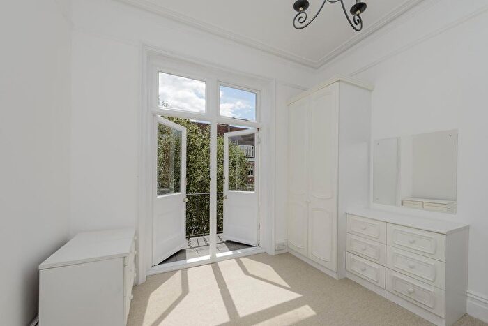 3 Bedroom Flat For Sale In Lauderdale Mansions, Maida Vale, London, W9