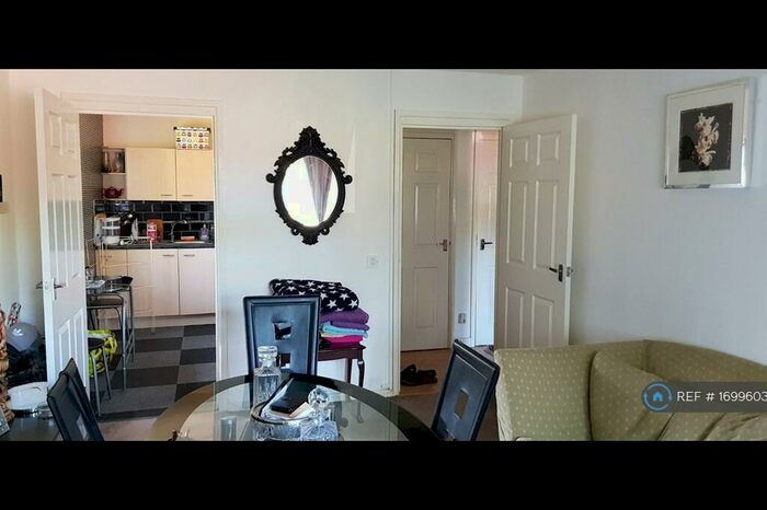 1 Bedroom Flat To Rent In Willow Close, Bristol, BS34