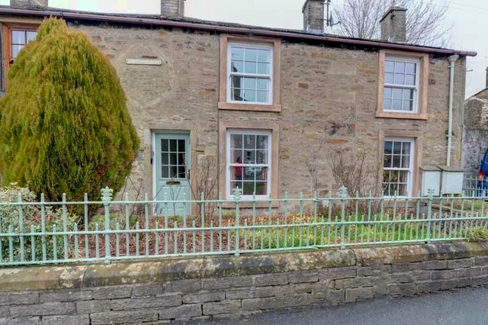 2 Bedroom Property To Rent In Church Villas Carleton, BD23