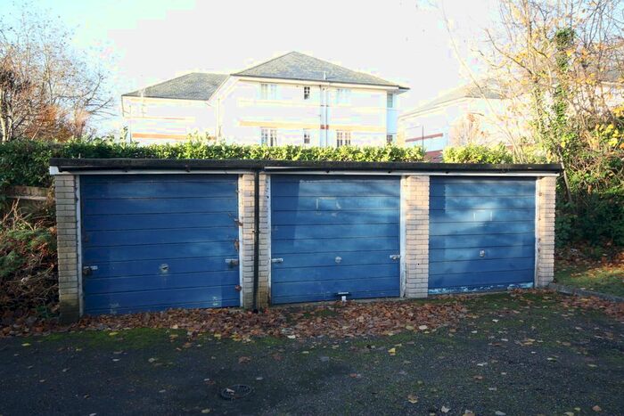 Garage / Parking To Rent In Moorholme, Woking, GU22