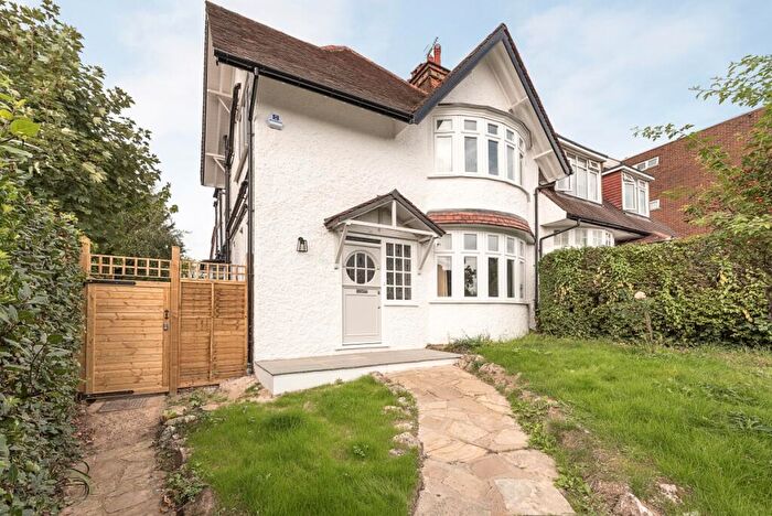 5 Bedroom Semi-Detached House To Rent In Hodford Road Golders Green, NW11