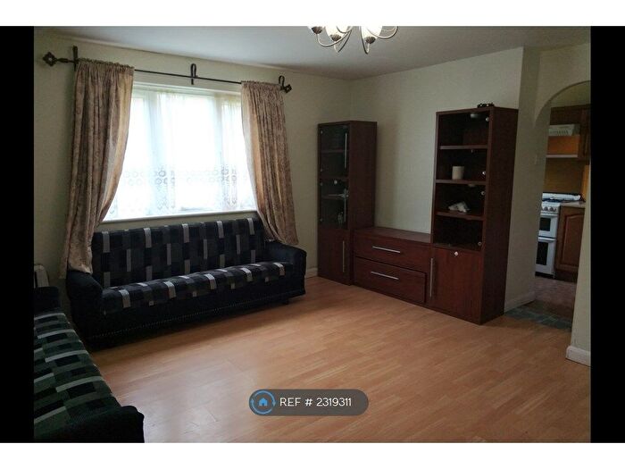 2 Bedroom Flat To Rent In Goodmayes, Ilford, IG3