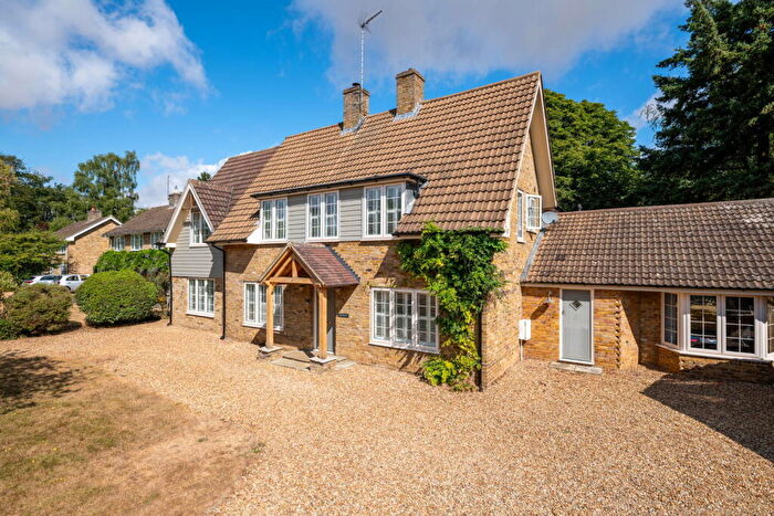 4 Bedroom Detached House For Sale In Hall Close, Harrold, Bedford, MK43