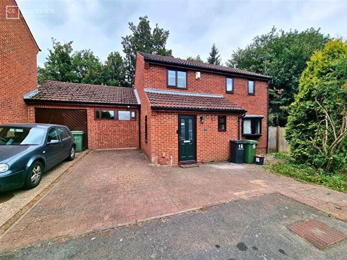 3 Bedroom Semi-Detached House To Rent In The Head Race, Maidstone, ME15