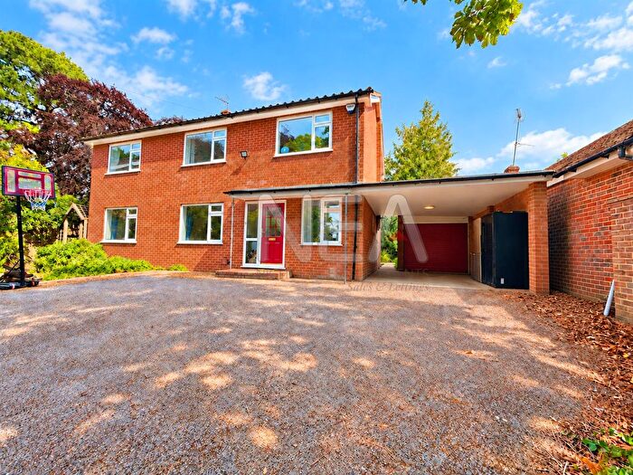 4 Bedroom Detached House To Rent In Upper Warren Avenue, Caversham, Reading, RG4