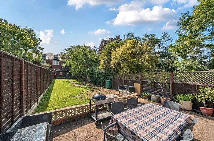 3 Bedroom Terraced House For Sale In Horton Avenue, Cricklewood, NW2