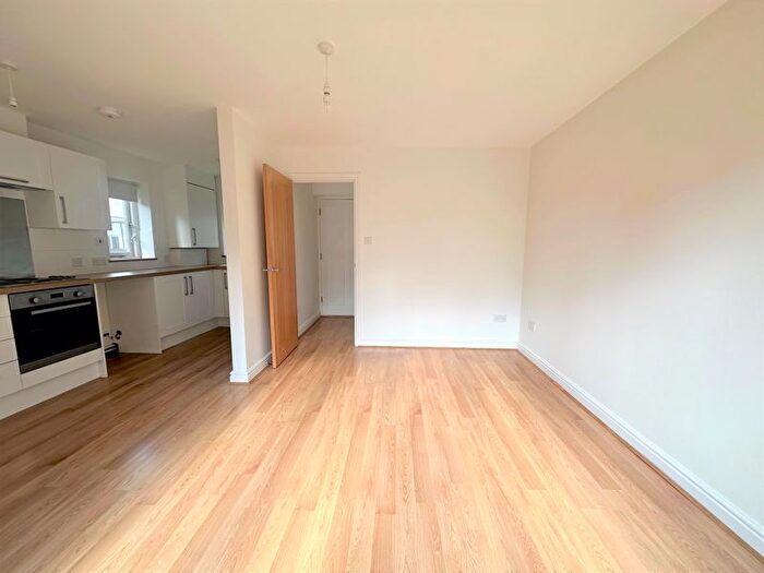 1 Bedroom Maisonette To Rent In Union Street, Barnet, EN5