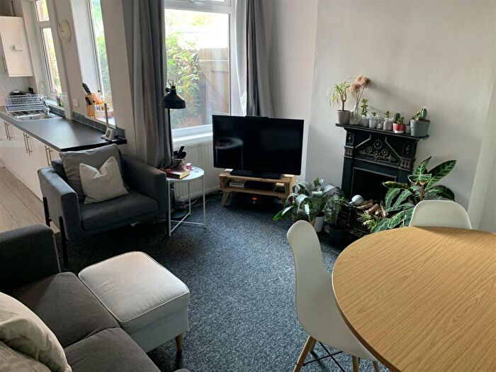 2 Bedroom House To Rent In Milner Road, Birmingham, B29