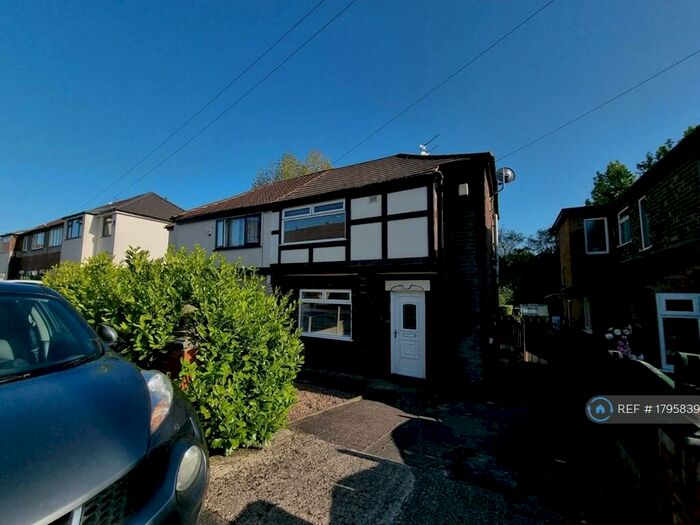 2 Bedroom Semi-Detached House To Rent In Hawkstone Avenue, Droylsden, Manchester, M43