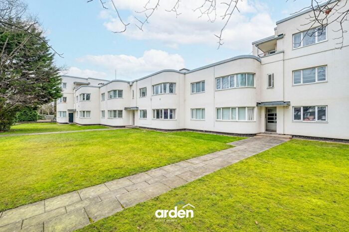 2 Bedroom Flat For Sale In Stratford Road, Hall Green, B28