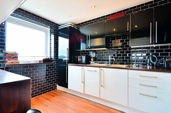 1 Bedroom Flat To Rent In Austin Road, Battersea, London, SW11