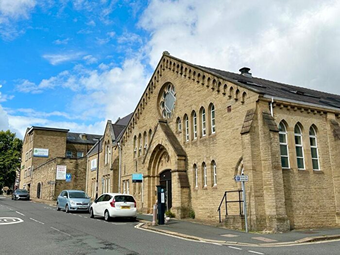 1 Bedroom Flat To Rent In Clare Street, Halifax, West Yorkshire, HX1