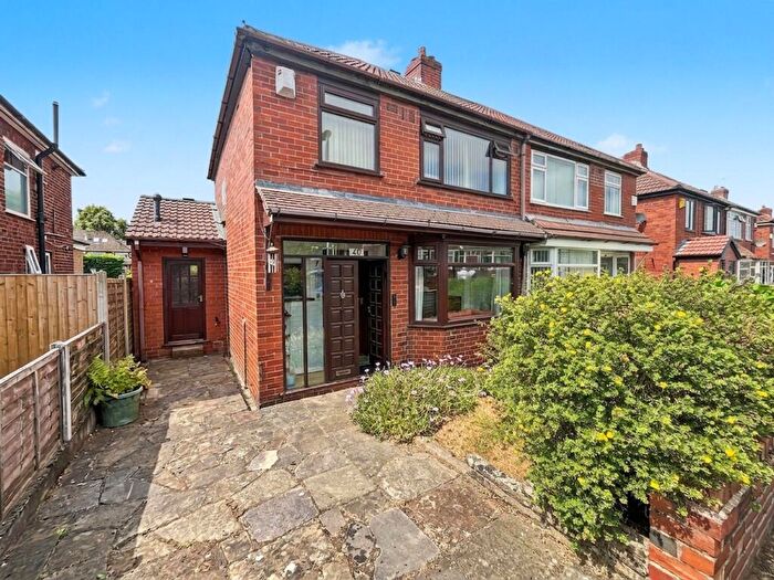 3 Bedroom Semi-Detached House For Sale In Heathfield Road, Bury, BL9