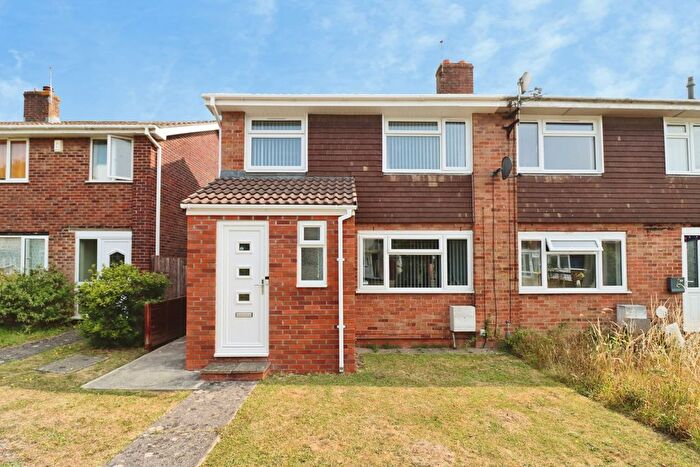 3 Bedroom End Terrace House For Sale In Falcon Drive, Patchway, Bristol, BS34