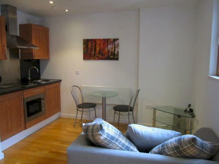 Apartment To Rent In Gatewy North, Crown Point Road., LS9