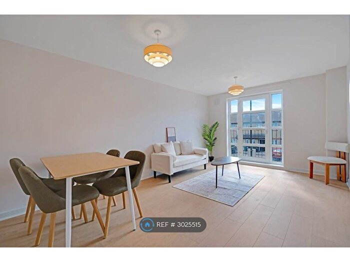3 Bedroom Flat To Rent In Knoyle St, London, SE14
