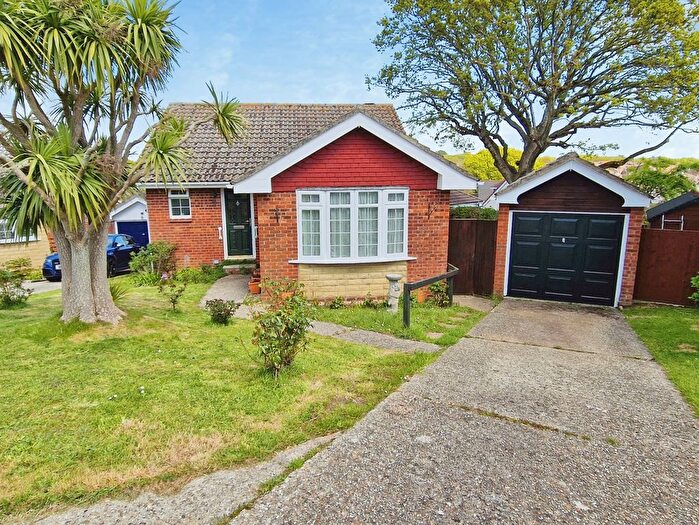 2 Bedroom Bungalow For Sale In Fairfield Way, Totland Bay, Isle Of Wight, PO39