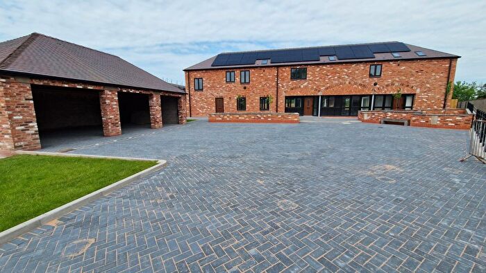 3 Bedroom Barn Conversion To Rent In Hednesford Road, Rugeley, Staffordshire, WS15