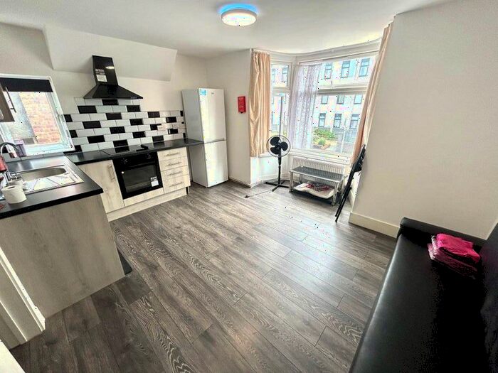 1 Bedroom Flat To Rent In Ley Street, London, IG2