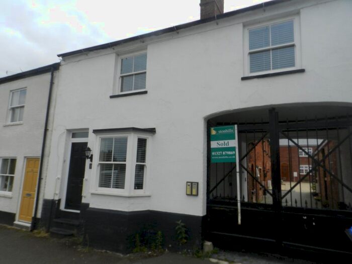2 Bedroom Property To Rent In Warwick Street, Daventry, NN11