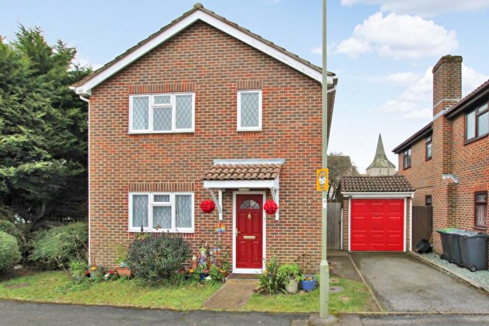 3 Bedroom Detached House For Sale In Katrina Gardens, Hayling Island, PO11