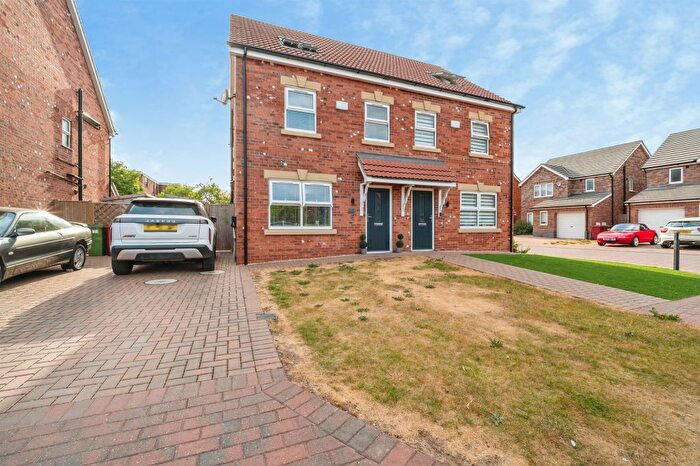 3 Bedroom Semi-Detached House For Sale In Falcon Way, Brigg, DN20